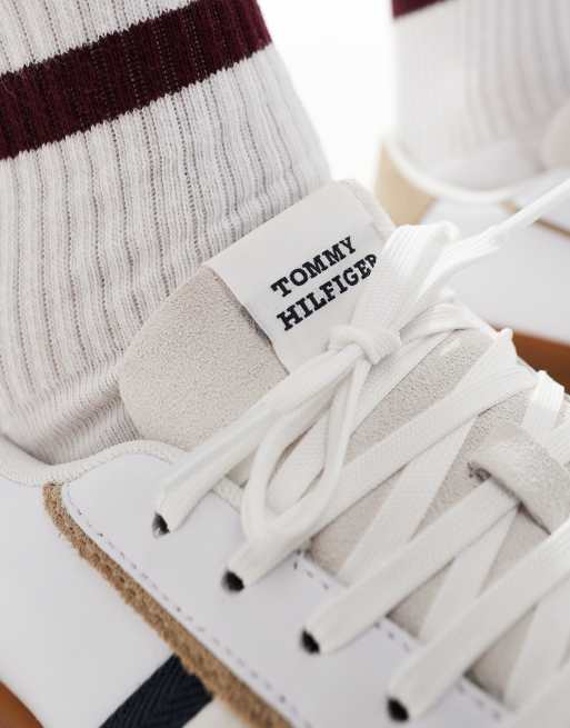 Tommy Hilfiger Court sneakers in white and beige with gum sole, 4 of 5
