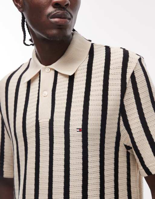 Tommy Hilfiger - Cremehvid poloskjorte i strik med sorte striber og afslappet pasform, 5 af 5