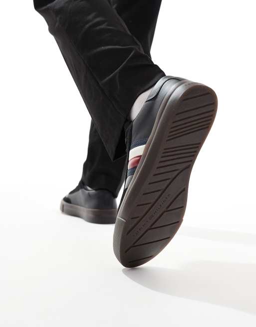 Tommy Hilfiger – Cupset – Sneaker in Schwarz mit Gummisohle, 3 von 5