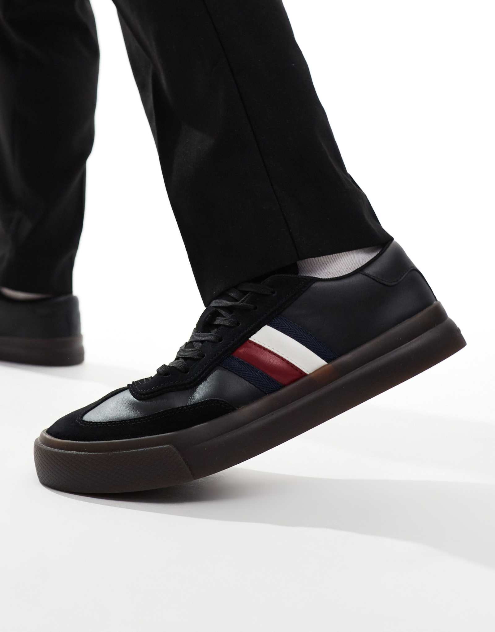 Кроссовки Tommy Hilfiger cupset черного цвета на резиновой подошве