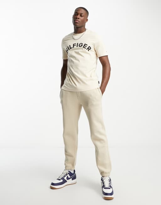 Tommy Hilfiger Curve – Beige t-shirt med logga, 4 av 4
