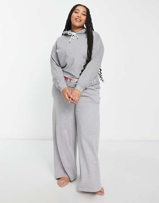 Lounge In Sweats (Heather White)