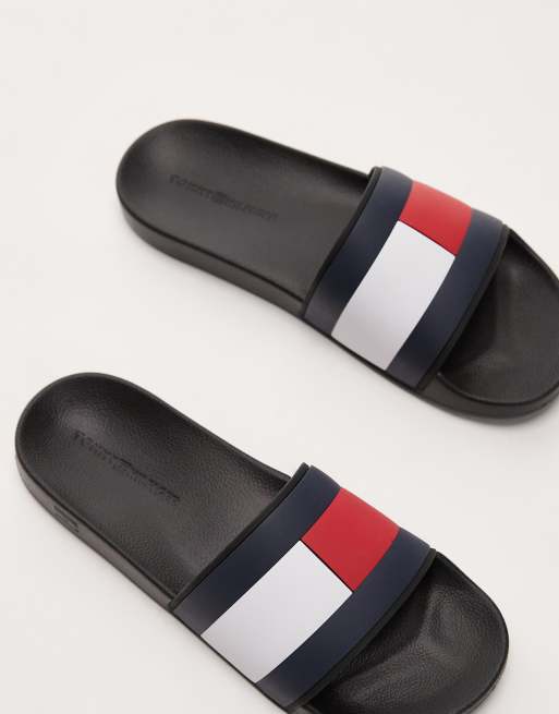 Tommy Hilfiger – Czarne gumowe klapki z flagą, 3 z 4