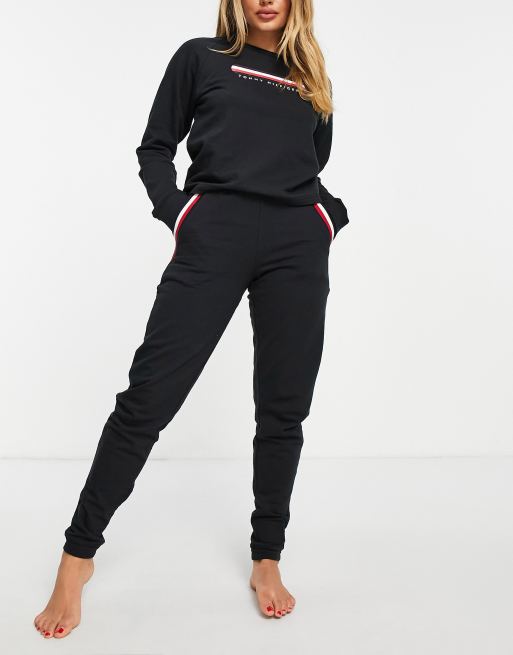 Tommy Hilfiger – Czarne joggersy z logo – BLACK