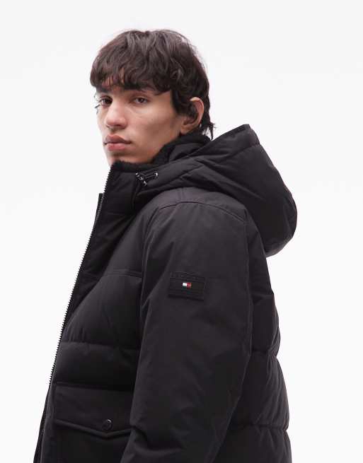 Tommy Hilfiger – Czarny ocieplany plaszcz z kapturem w stylu utility, 4 z 5