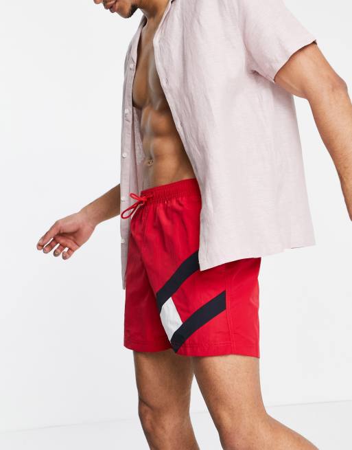 Tommy Hilfiger – Czerwone szorty kąpielowe z logo po boku, 4 z 4