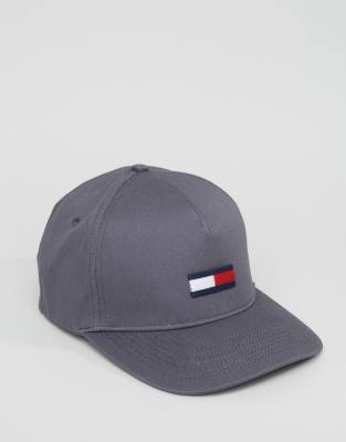 black tommy hilfiger hat