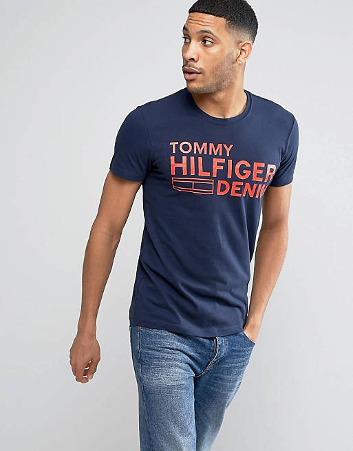 markering ego Respectvol Tommy Hilfiger Denim Large Logo T-Shirt in Navy | ASOS