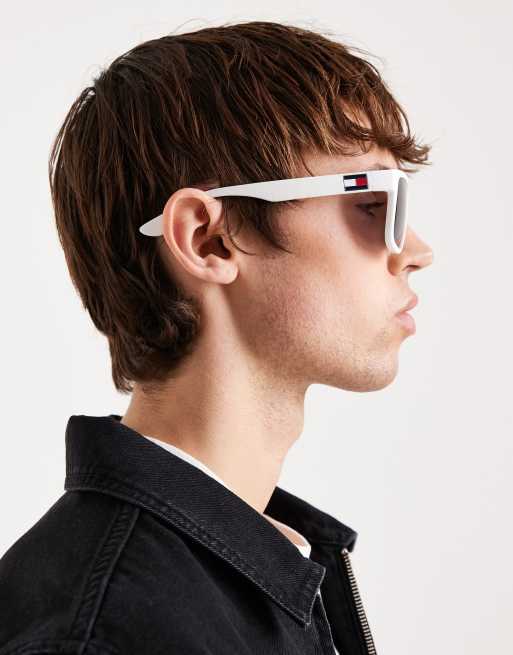 Tommy Hilfiger – Eckige Sonnenbrille in Mattweiß, 3 von 3