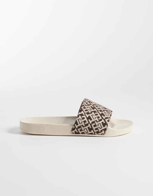 Tommy Hilfiger - Ecrufarvede badesandaler til poolen med monogramdesign, 3 af 4