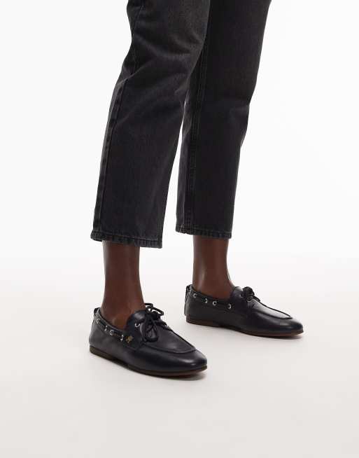 Tommy Hilfiger - Elegante leren bootschoenen in marineblauw, 2 van 4