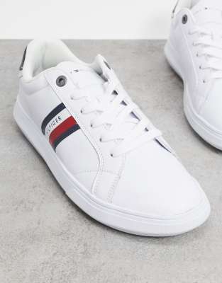 Tommy Hilfiger Essential Biale Skorzane Buty Sportowe Podeszwa Z Przeszyciem I Flaga Z Boku Evesham Nj