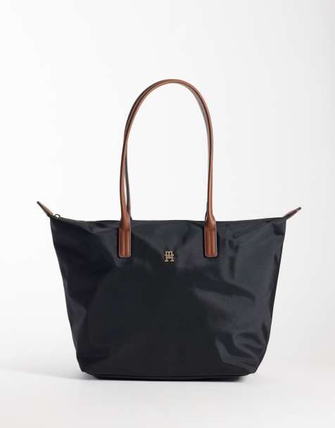 Tommy Hilfiger essential medium shoulder bag in black - view 1