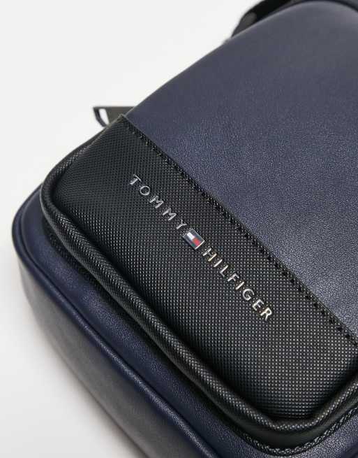 Tommy Hilfiger – Essential – Mini-Reportertasche zum Umhängen in Blau, 2 von 4