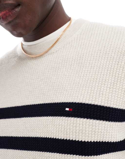 Tommy Hilfiger – Essential – Naturvit och marinblå tröja, 2 av 4