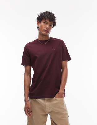 Tommy Hilfiger Essential Regular Fit T-shirt In Burgundy