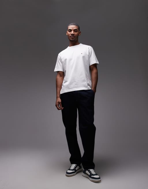 Tommy Hilfiger essential relaxed fit t-shirt in white, 2 of 5