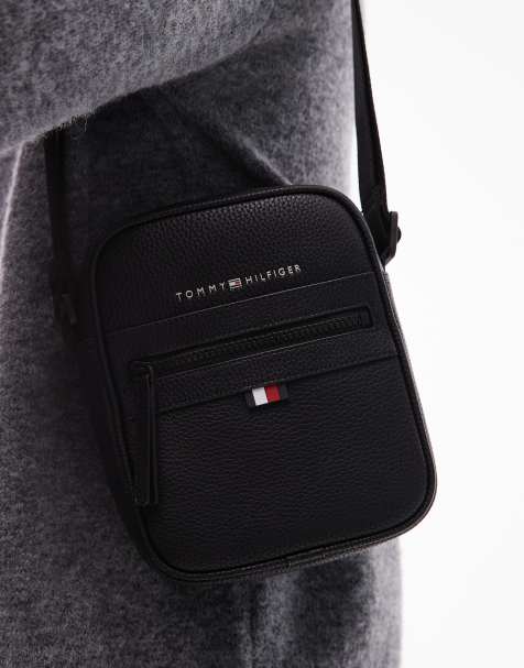 Tommy Hilfiger – Essentials – Kleine Kunstledertasche in Schwarz - view 1