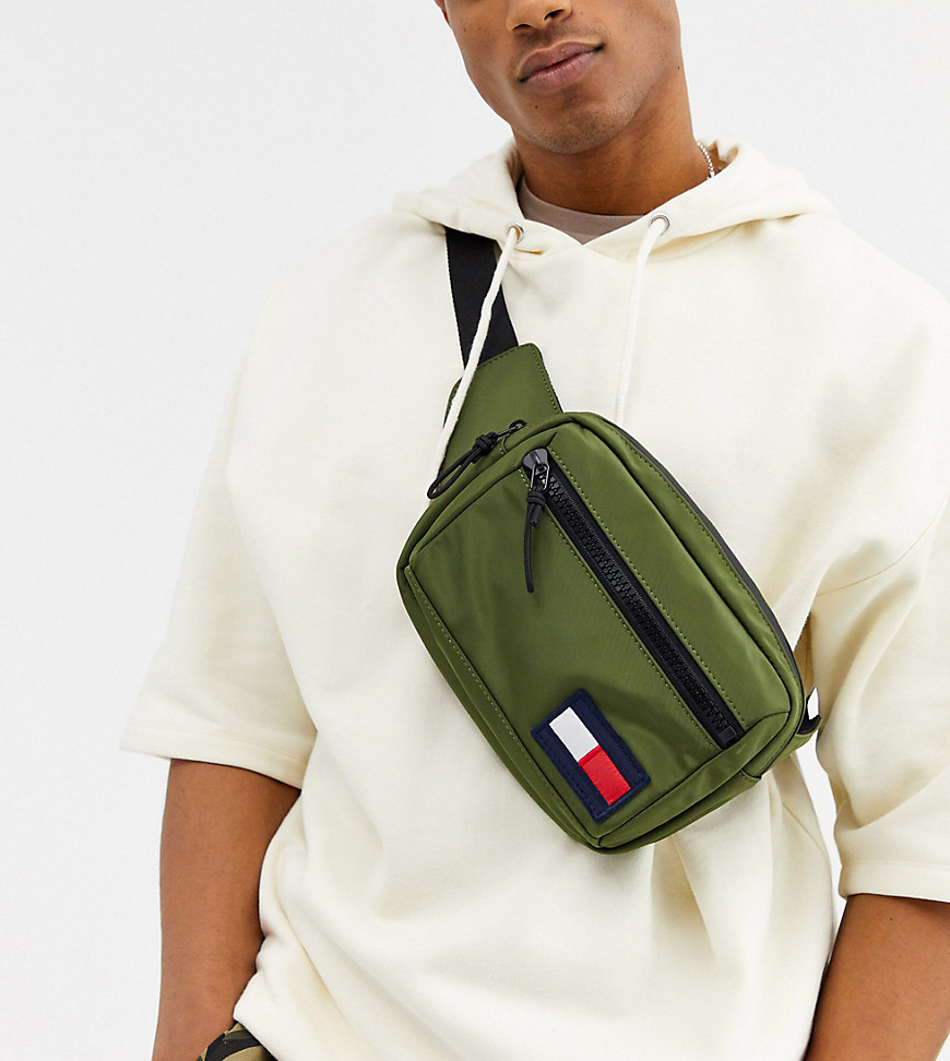 Tommy Hilfiger exclusive cross body bag with logo in khaki-Green