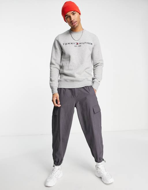 Tommy Hilfiger - Felpa grigia con logo sul petto, 2 di 4