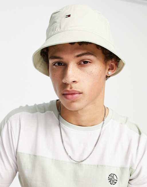 Tommy Hilfiger flag bucket hat in off white | ASOS