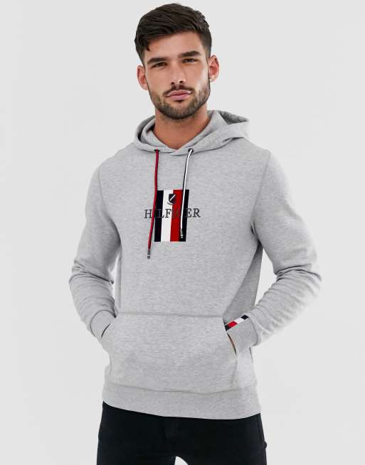 Tommy hilfiger flag outlet logo hoodie