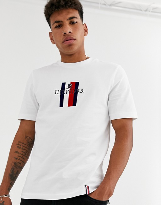 Tommy Hilfiger flag crest logo t-shirt in white