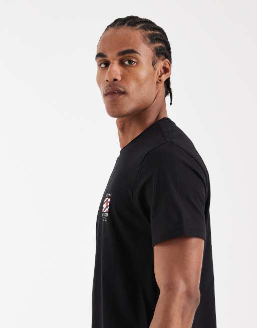 Tommy Hilfiger flag logo chest graphic regular fit t-shirt in black, 3 of 5