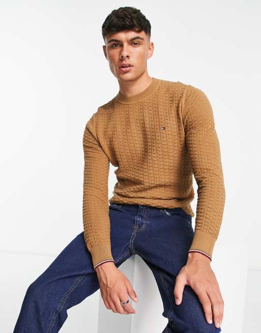 Haat schoenen reactie Tommy Hilfiger flag logo exaggerated structure knit sweater in khaki tan |  ASOS