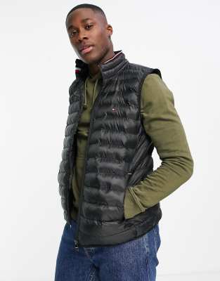 Tommy Hilfiger flag logo packable round lightweight puffer vest in black