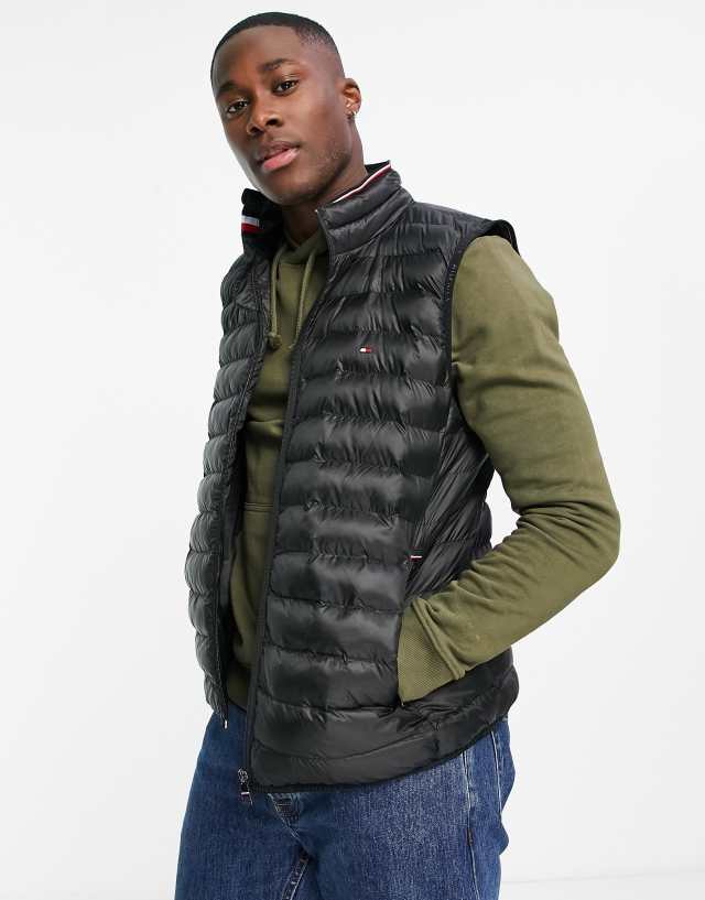 Tommy Hilfiger flag logo packable round lightweight puffer vest in black