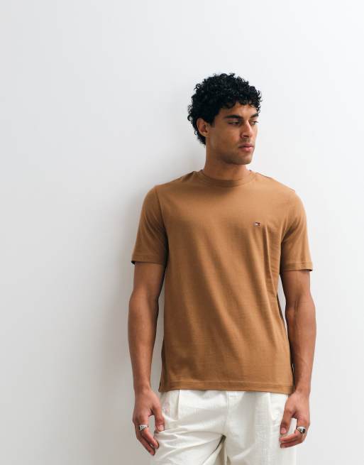 Tommy Hilfiger flag logo t-shirt in tan, 4 of 5
