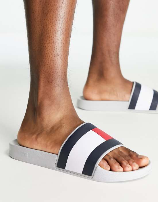 https://images.asos-media.com/products/tommy-hilfiger-flag-pool-slide-in-light-gray/202686831-2?$n_550w$&wid=550&fit=constrain