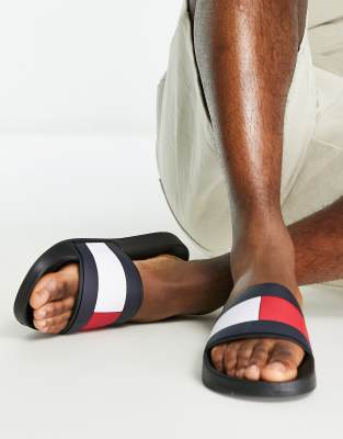 TOMMY HILFIGER FLAG POOL SLIDES IN BLACK