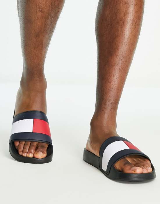https://images.asos-media.com/products/tommy-hilfiger-flag-pool-slides-in-black/202686551-4?$n_550w$&wid=550&fit=constrain