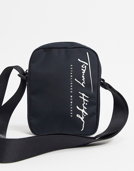 Tommy Hilfiger flight bag in black with signature logo