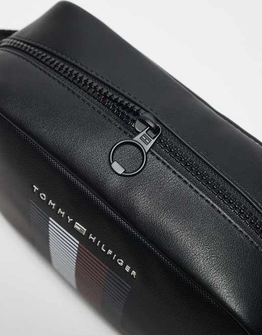 Tommy Hilfiger – Foundation – Svart necessär med ränder, 4 av 4