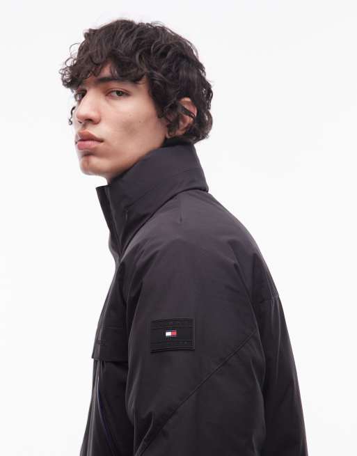 Tommy Hilfiger – Funktionsjacke mit Kapuze in Schwarz, 5 von 5