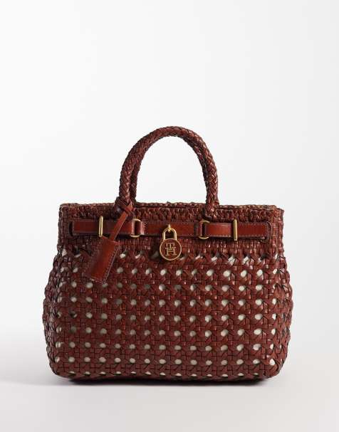 Tommy Hilfiger – Gewebte Mini-Tragetasche in Hellbraun mit Markenlogo - view 1