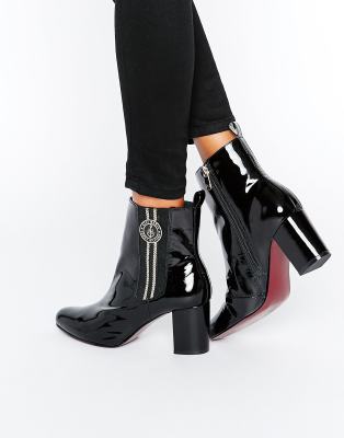 tommy hilfiger heeled chelsea boots