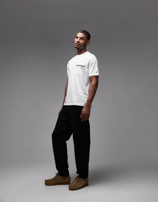 Tommy Hilfiger – Global – Pikee-T-Shirt in Weiß mit Tasche und Streifen, 2 von 5