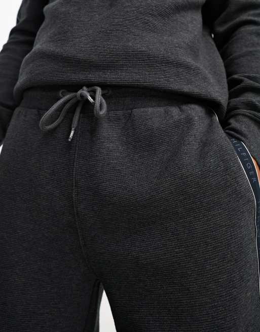 Tommy Hilfiger - Grå lounge-joggingbukser med logobånd og logo, 2 af 4