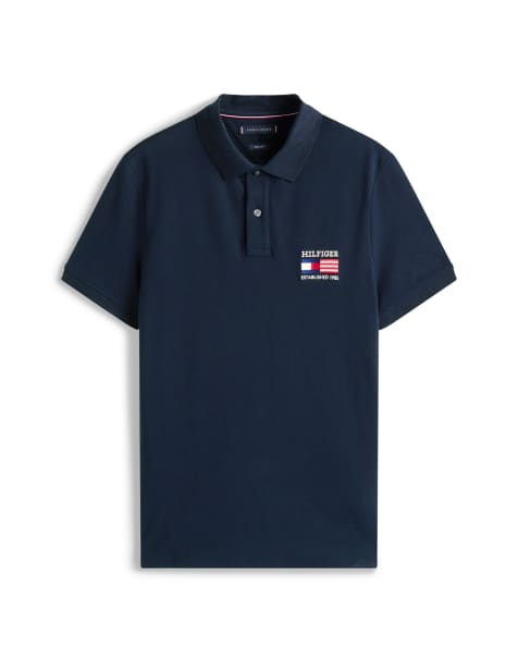 Tommy Hilfiger – Granatowa koszulka polo o regularnym kroju z flagą - view 1