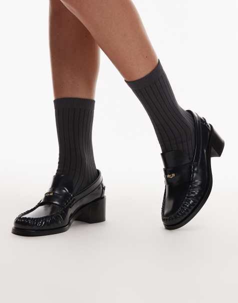 Tommy Hilfiger – Granatowe lakierowane loafersy typu penny na obcasie - view 1