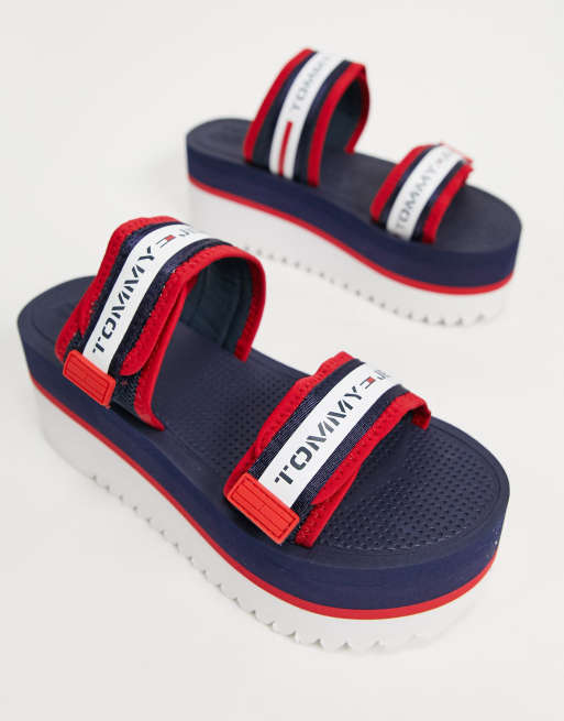 Tommy Hilfiger – Granatowe sportowe sandały na grubej podeszwie, 2 z 4