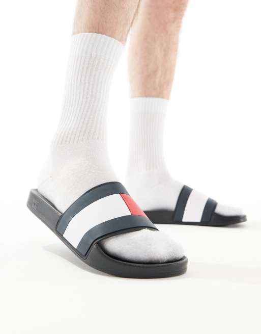 Tommy Hilfiger – Gummi-Slider in Schwarz mit Flag