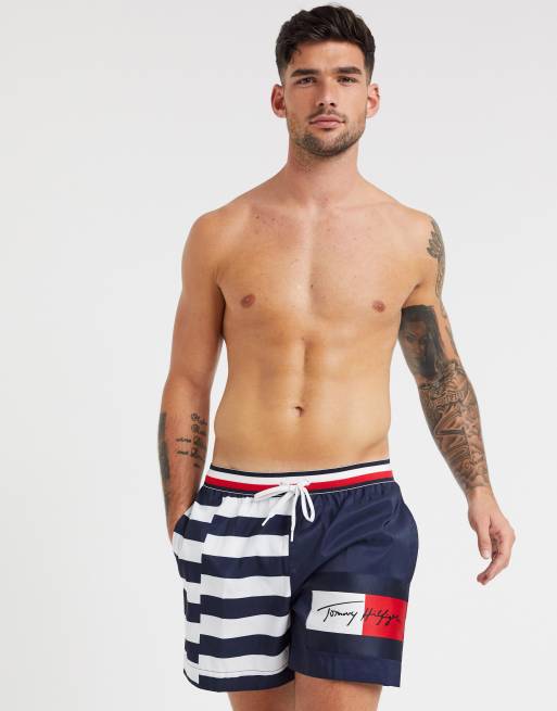 Tommy Hilfiger - Half gestreepte zwemshort met logo in marineblauw, 4 van 4