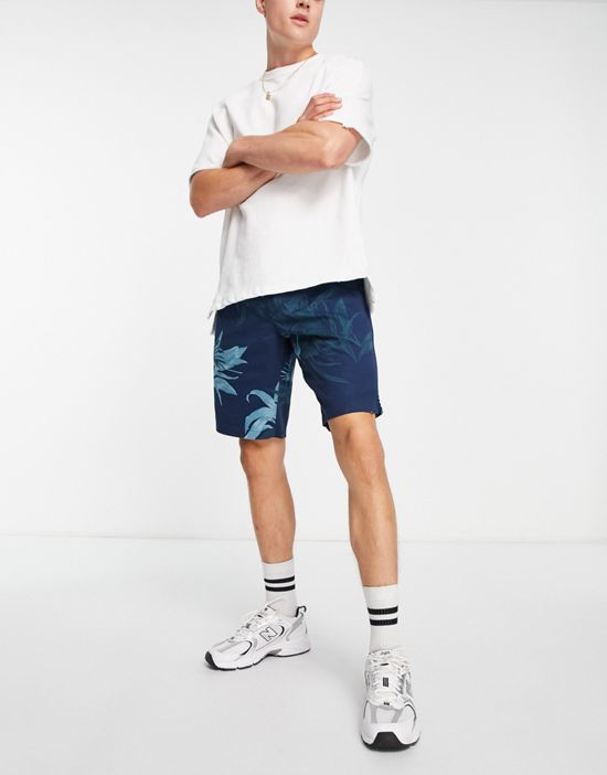 https://images.asos-media.com/products/tommy-hilfiger-harlem-palm-print-chino-shorts-in-navy-part-of-a-set/202695004-4?$n_550w$&wid=550&fit=constrain