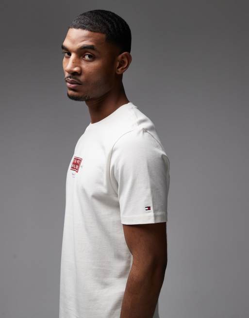 Tommy Hilfiger heritage label t-shirt in cream, 4 of 5
