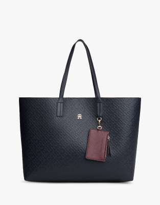 Tommy Hilfiger - Hilfiger Icon - Handtasche in Dunkelblau mit geprägtem Hilfiger-Logo